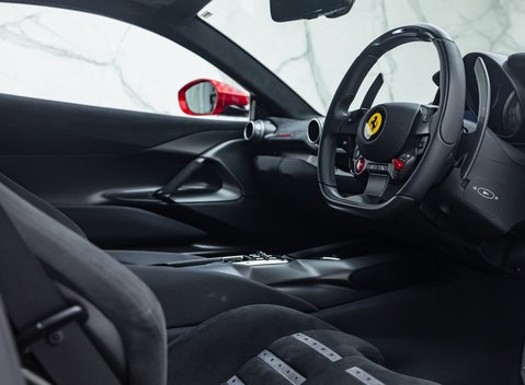 Ferrari 812 Competizione 11
