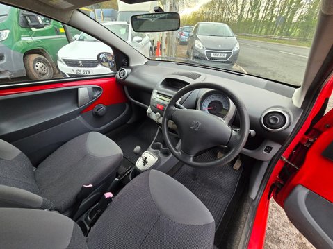 Peugeot 107 URBAN 2-TRONIC 9