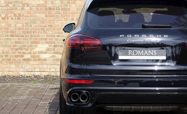 Porsche Cayenne Turbo S 21