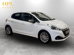 Peugeot 208 1.2 PureTech Signature Hatchback 5dr Petrol Manual Euro 6 (s/s) (82 ps)