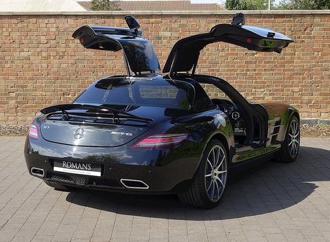 Mercedes-Benz SLS AMG 22
