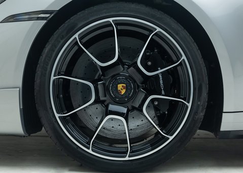 Porsche 911 Turbo S (992) 