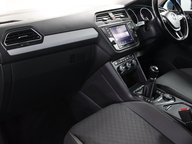 Volkswagen Tiguan SE NAV TDI BMT 4MOTION 33