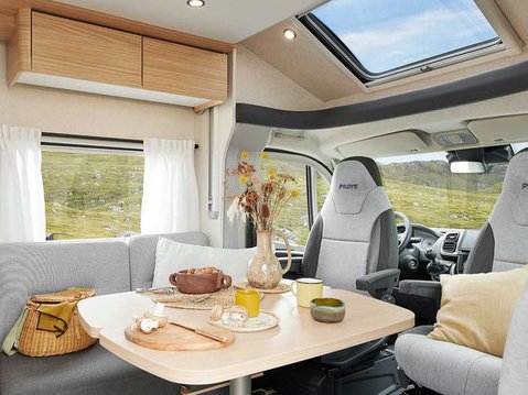 Pilote P740FGJ Evidence 2026 MODEL SHOW VAN 21