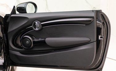 Mini Hatch Electric Level 3 22