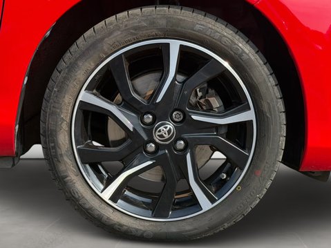 Toyota Yaris 1.5 Hybrid Design 5dr CVT [Nav] 12