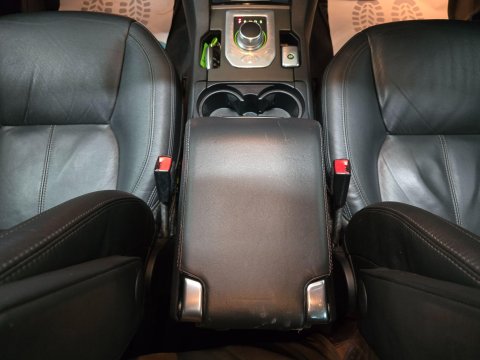 Land Rover Discovery 3.0 SD V6 HSE Auto 4WD Euro 5 5dr 31