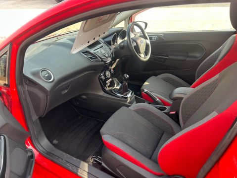 Ford Fiesta ZETEC S RED EDITION 9