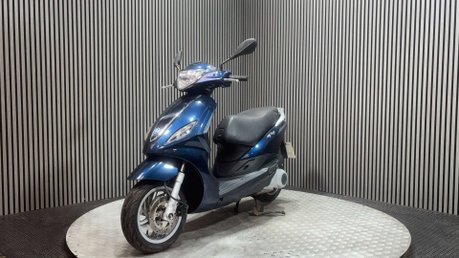 Piaggio Fly 2015 ONLY 8K RUNNING PROJECT SCOOTER SPARES OR REPAIR 125CC 6