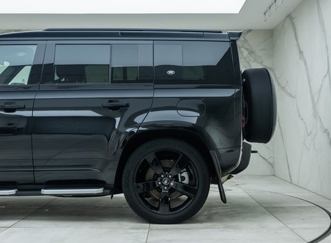 Land Rover Defender 110 P400E X-DYNAMIC HSE 35