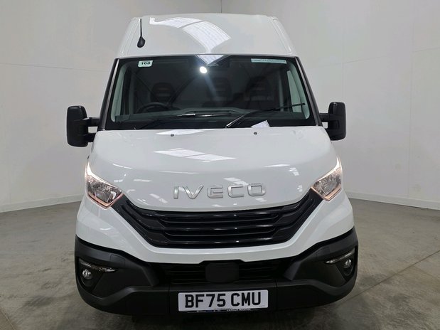 Iveco Daily Daily 35S14A8V H2 2.3 Van 3520L WB Hi-Matic 2