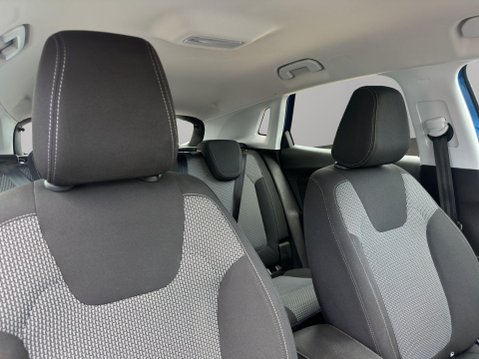 Vauxhall Grandland X 1.2 Turbo SE Premium Euro 6 (s/s) 5dr 13
