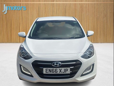 Hyundai i30 1.4 Blue Drive SE Hatchback 5dr Petrol Manual Euro 6 (s/s) (100 ps) 10