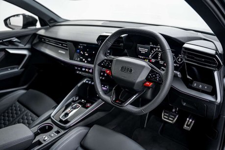 Audi RS3 2.5 TFSI Carbon Vorsprung Saloon 4dr Petrol S Tronic quattro Euro 6 (s/s) ( 10