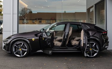 Ferrari Purosangue 3