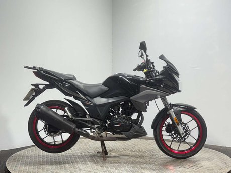 Lexmoto ZSX 2016 8K RUNNING SPORTS BIKE PROJECT BIKE SPARES OR REPAIR 125CC