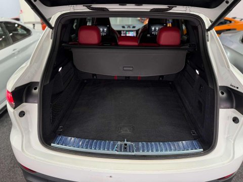 Porsche Cayenne 3.0 V6 E-Hybrid 14.1kWh SUV 5dr Petrol Plug-in Hybrid TiptronicS 4WD Euro 6 57