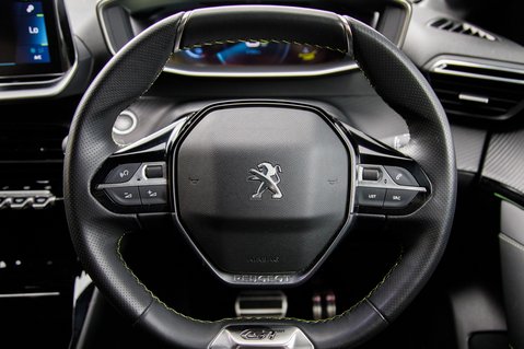 Peugeot 208 GT PREMIUM 16