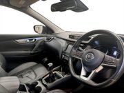 Nissan Qashqai 1.3 DIG-T N-Motion SUV 5dr Petrol Manual Euro 6 (s/s) (140 ps) 12
