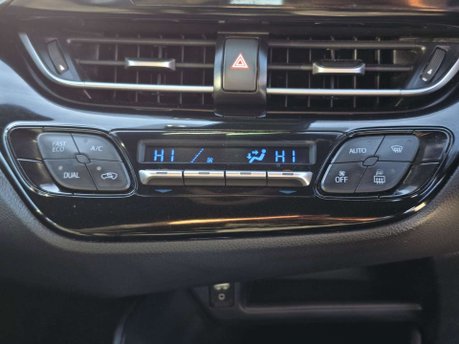 Toyota C-HR 1.8 VVT-h Icon SUV 5dr Petrol Hybrid CVT Euro 6 (s/s) (122 ps) 31