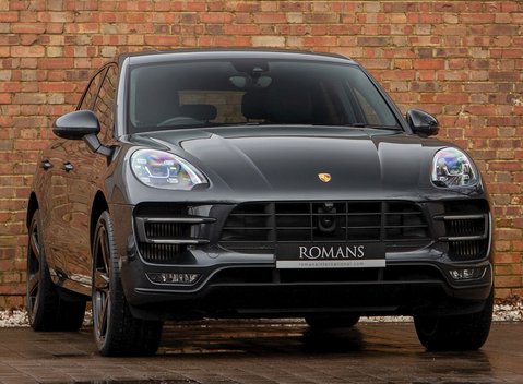 Porsche Macan Turbo 1