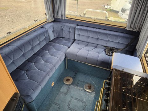 Auto-Sleepers Ravenna 31