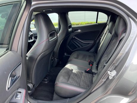 Mercedes-Benz GLA 2.1 GLA220d AMG Line 7G-DCT 4MATIC Euro 6 (s/s) 5dr 37