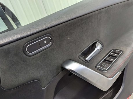 Mercedes-Benz A Class 1.3 A 200 AMG Line Exeutive Auto 5dr 81