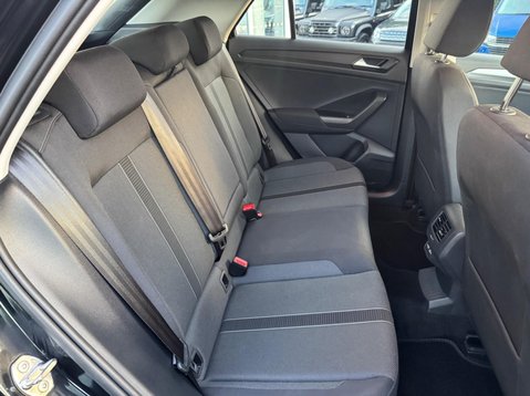 Volkswagen T-Roc LIFE TSI DSG 33