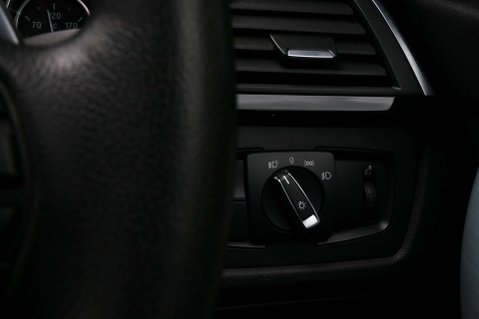 BMW 3 Series 2.0 320i Sport Auto 5dr 45