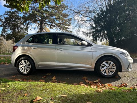 Volkswagen Polo LIFE TSI DSG 17