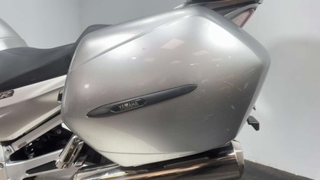 Yamaha FJR1300 ABS 2008 ONLY 22K NEW MOT SERVICED FULL LUGGAGE COMMUTER TOURER BIKE 36