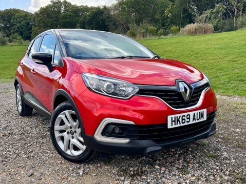 Renault Captur ICONIC TCE 10