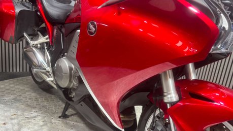 Honda VFR1200F VFR 1200 2014 ONLY 26K LUGGAGE NEW MOT WARRANTY TOURER 16
