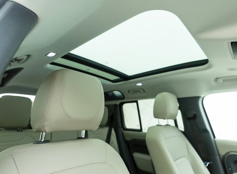 Land Rover Defender 110 XS Edition P400 12