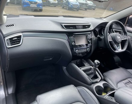 Nissan Qashqai 1.3 Qashqai N-Motion DiG-T 5dr 30