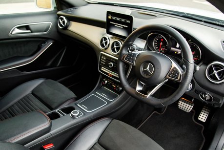 Mercedes-Benz GLA Class GLA 200 AMG LINE PREMIUM