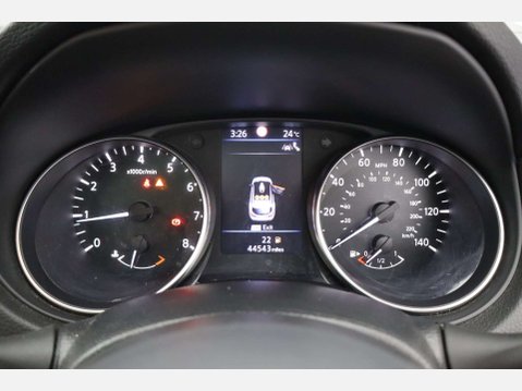 Nissan Qashqai 1.3 Qashqai N-Connecta DiG-T 5dr 30