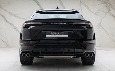 Lamborghini Urus S 8