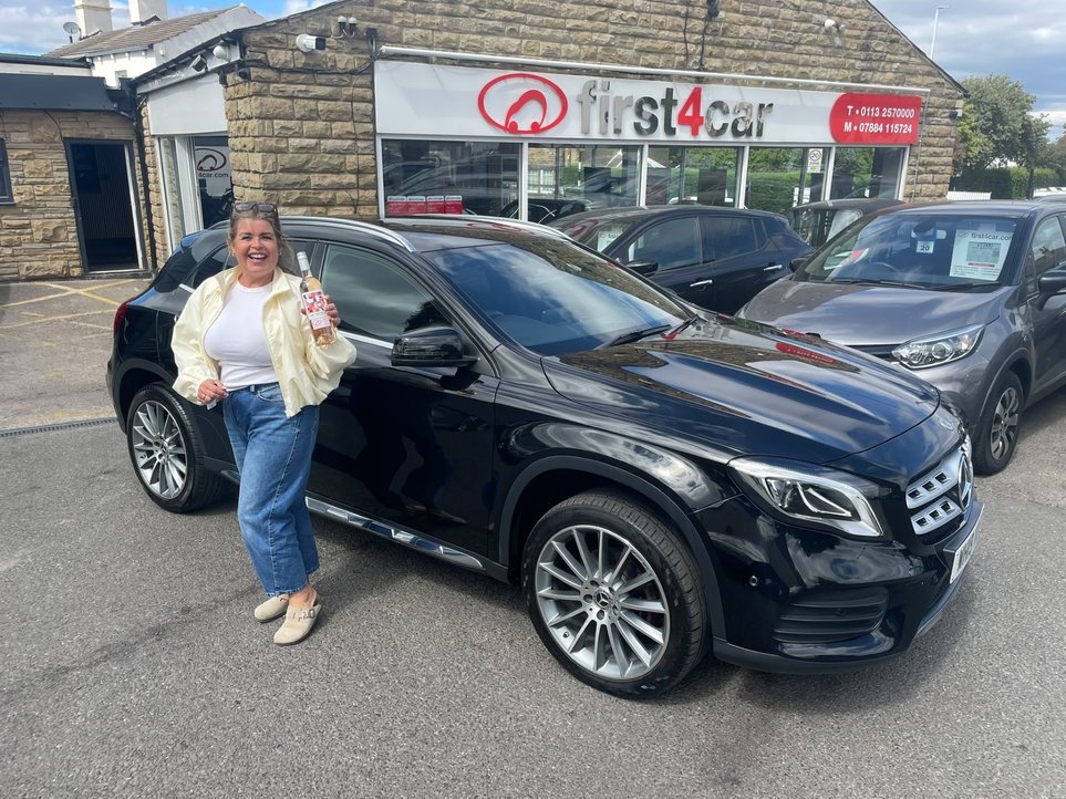 Michaela from West Yorkshire purchasing her 2nd car from us a Mercedes GLA 