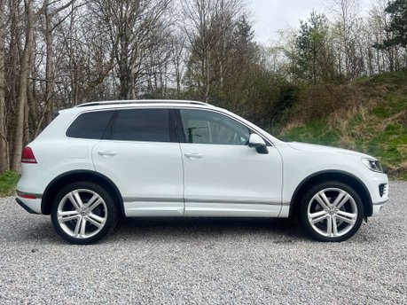Volkswagen Touareg 3.0 Touareg V6 R-Line+ TDI BlueMotion Technology Auto 4WD 5dr