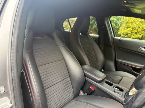 Mercedes-Benz GLA Class GLA 200 D AMG LINE PREMIUM 3