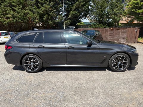 BMW 5 Series 520D M SPORT TOURING MHEV 6