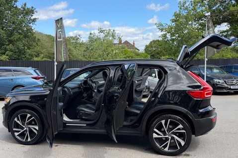 Volvo XC40 D4 R-DESIGN PRO AWD 11