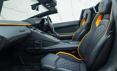 Lamborghini Aventador S LP 740-4 ROADSTER 19