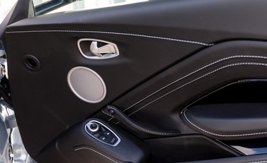 Aston Martin V8 Vantage 20