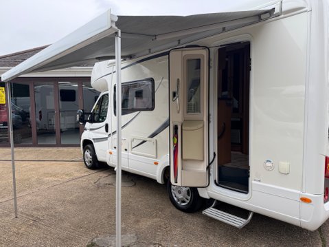 Auto-Trail Tracker EKS LOVELT LOW MILEAGE GREAT SPEC TRACKER 21