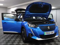 Peugeot 2008 GT PREMIUM 15