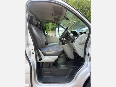 Renault Trafic 2.0 dCi SL27 Sport Panel Van 3dr Diesel Manual L1 H1 (198 g/km, 115 bhp) 23