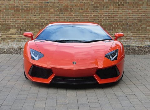 Lamborghini Aventador LP 700-4 10